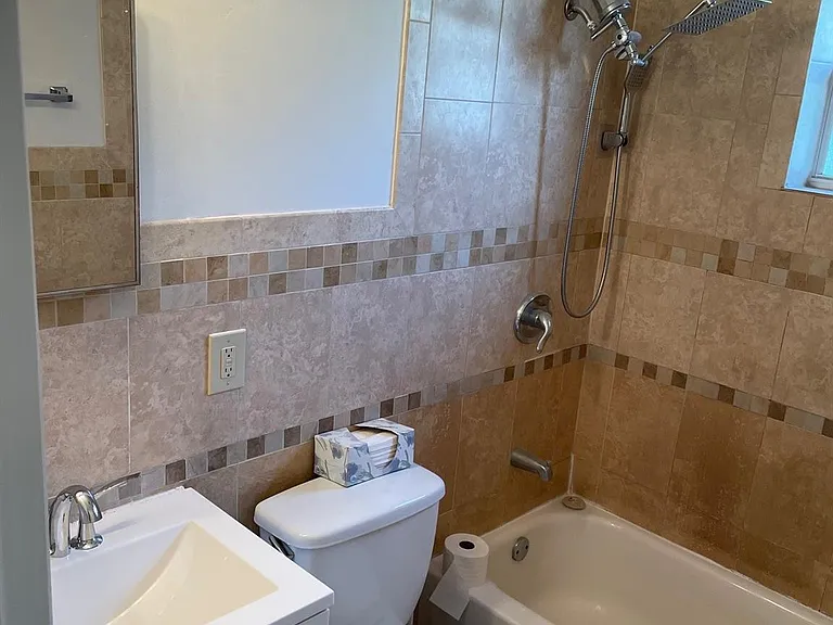 319 SW 15th St — Photo 8