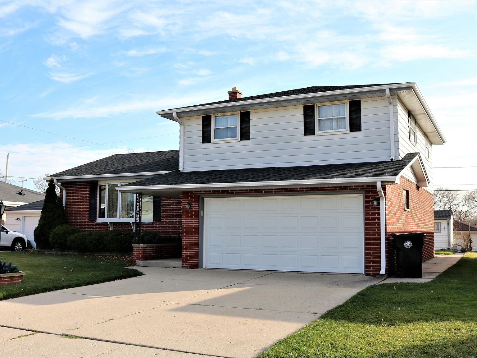 1 Sweet Applewood Lane Cudahy Wi 3927 E Park Ln, Cudahy, WI 53110 | Zillow