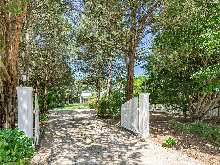 14 Rose Hill Rd — Photo 6