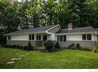 4606 Salisbury Pl, Hamburg, NY 14075