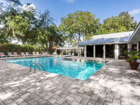 8000 Waters Apartments