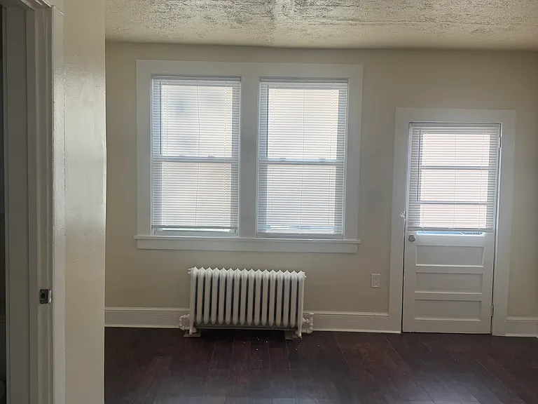 3 Mount Carmel Pl #2 — Photo 6