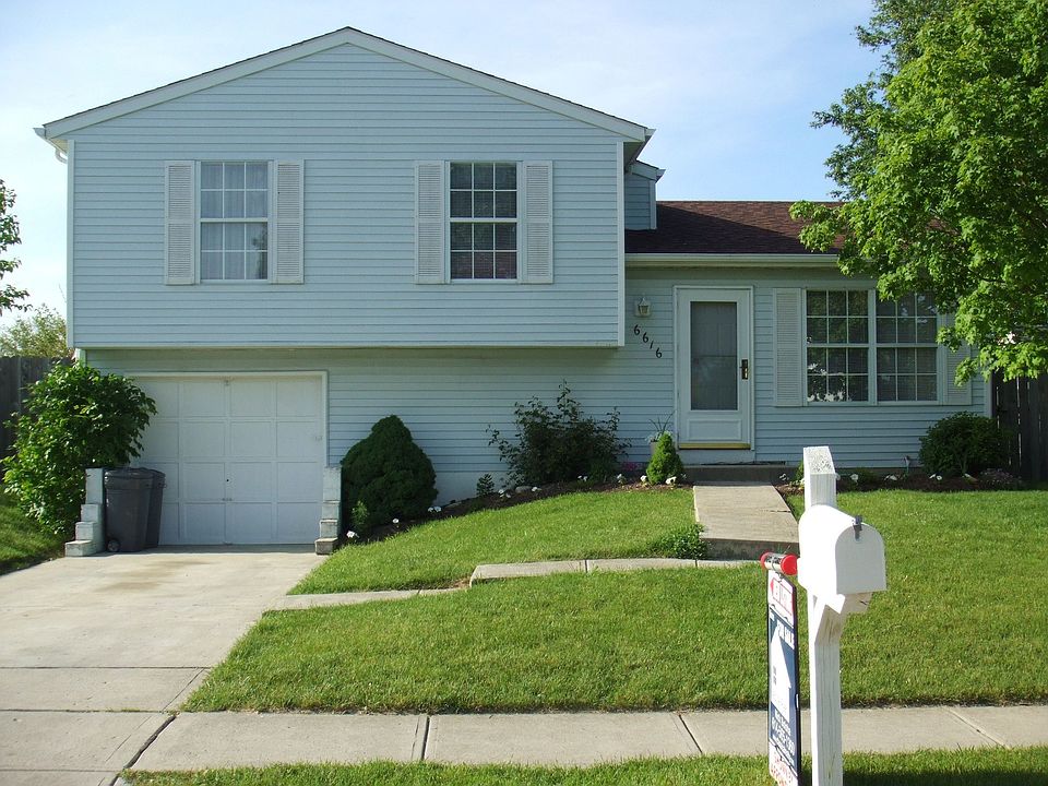Spectacular home in Move in Condition!!