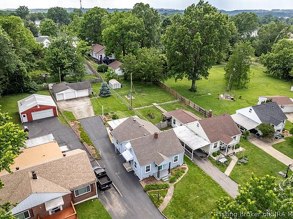 2nd image of 8 Mann Court