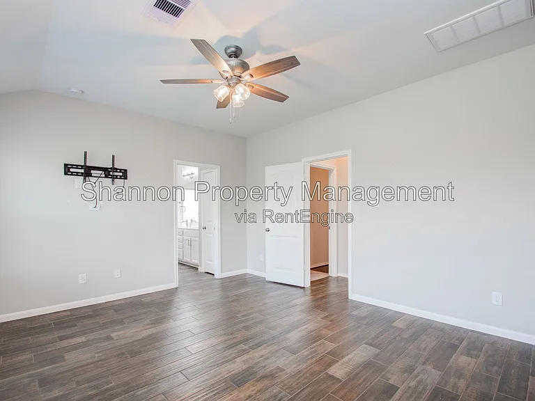 9547 Summer River Dr — Photo 14