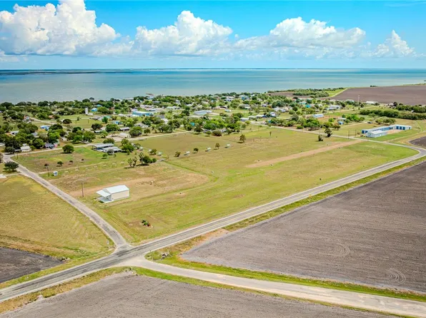 609 Wilhelm St, Austwell, TX 77950