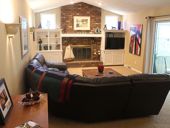 5th image of 7011 Bridgeport Dr