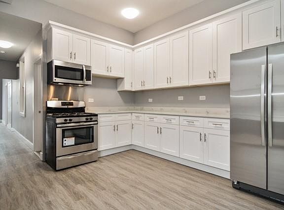 2nd image of 2244 W Warren Blvd #2