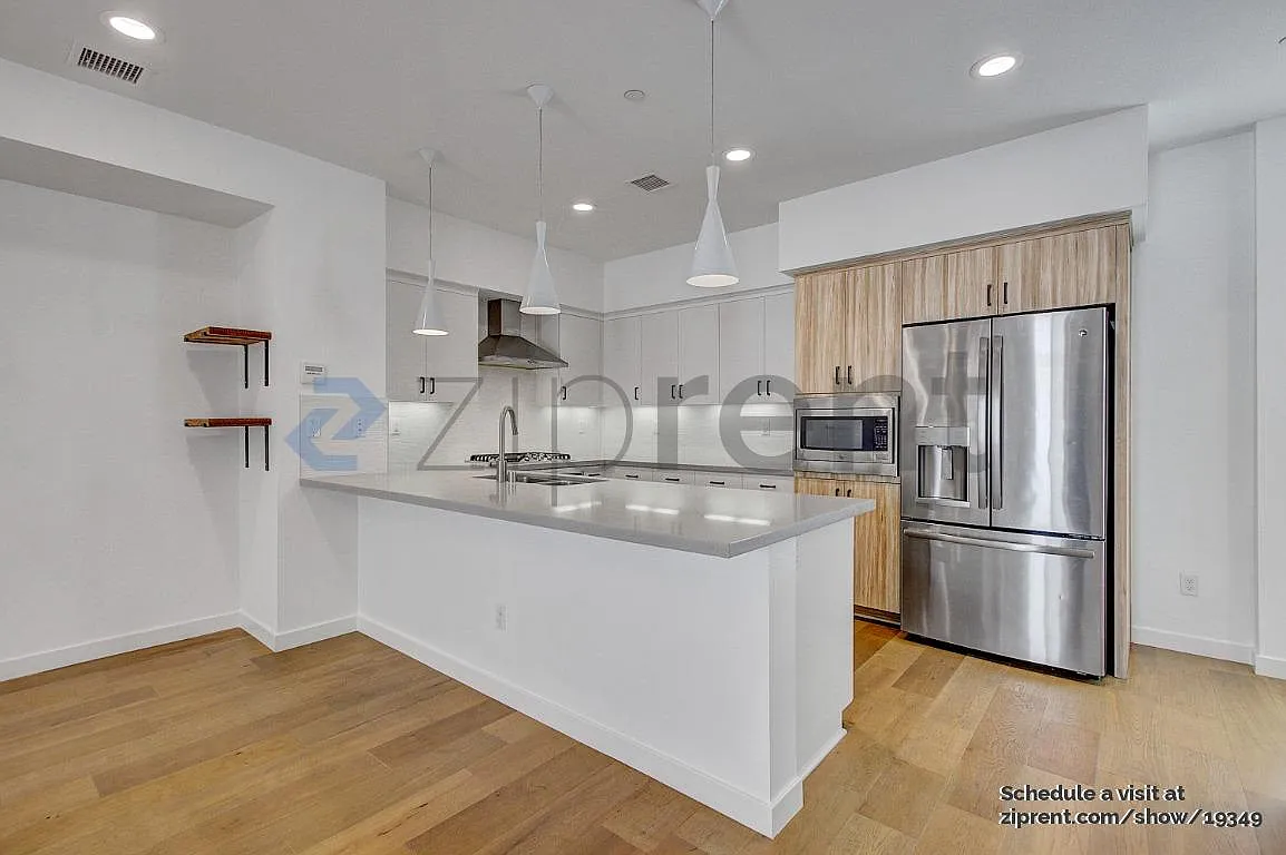 3 bed, 3.5 bath, 1883 sqft, $5,295 — Photo 4