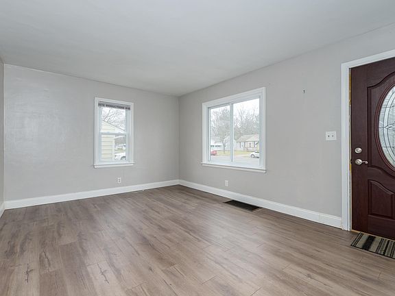 4th image of 97 Broadway Blvd