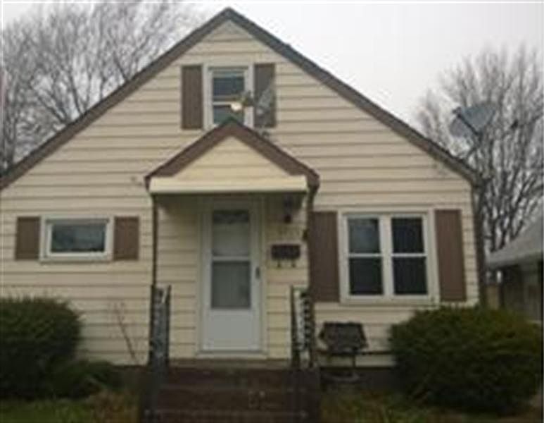 1st image of 1322 W 31st St