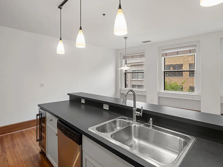 55 1/2 Haywood St #3B — Photo 12