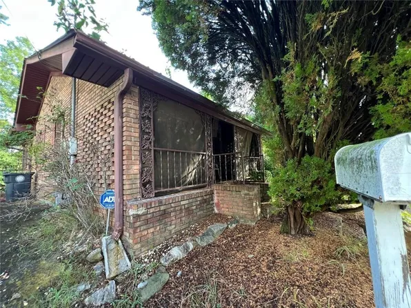 1049 Desota St SE, Gainesville, GA 30501