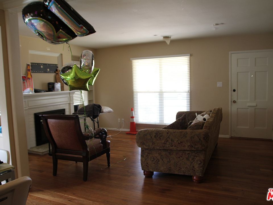 2nd image of 8318 Altavan Ave