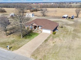63940 E 297th Ln, Grove, OK 74344