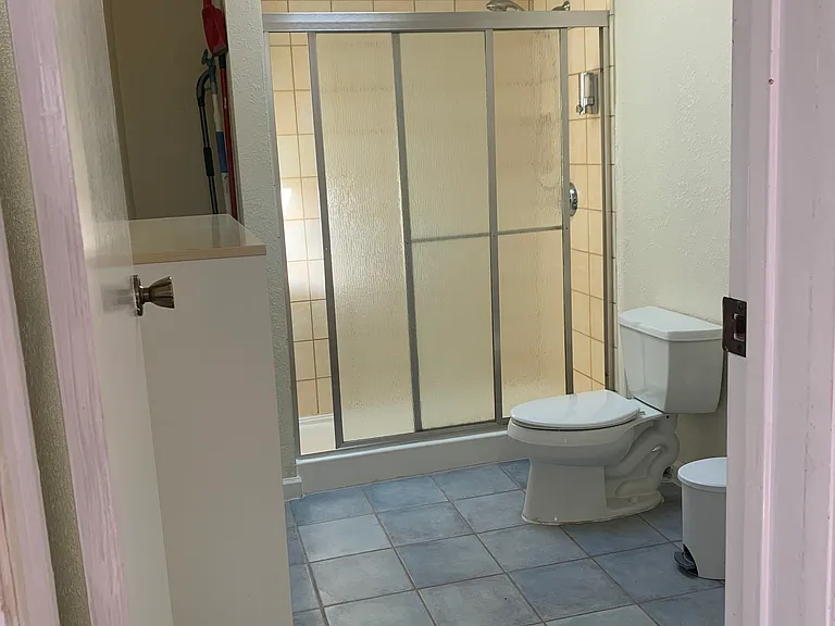 667 Aileen St — Photo 18