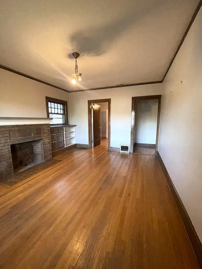 Marigold Manor — Photo 3
