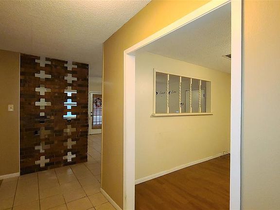 3rd image of 2411 Monticello St