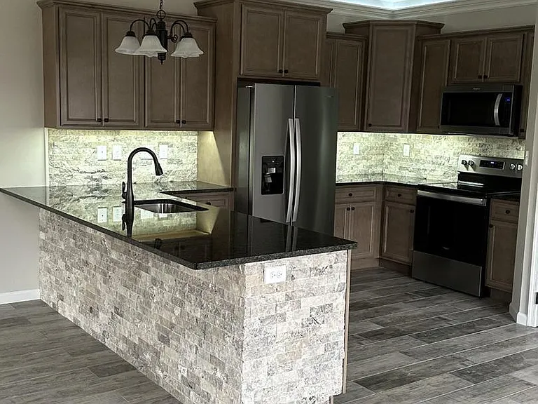 127 Delano Dr — Photo 4
