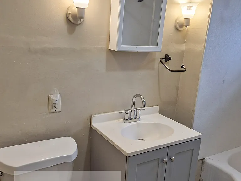 596 Lafayette Ave — Photo 38