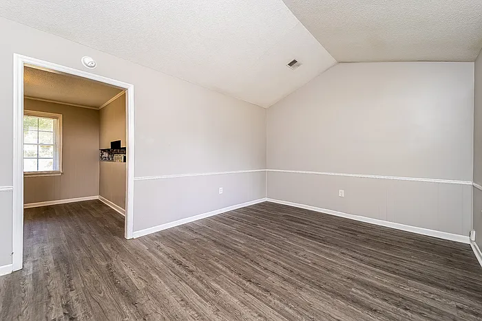 4426 Hardwood St — Photo 2