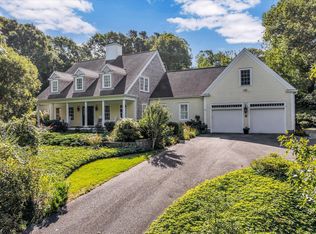 11 Manor Dr, East Sandwich, MA 02537