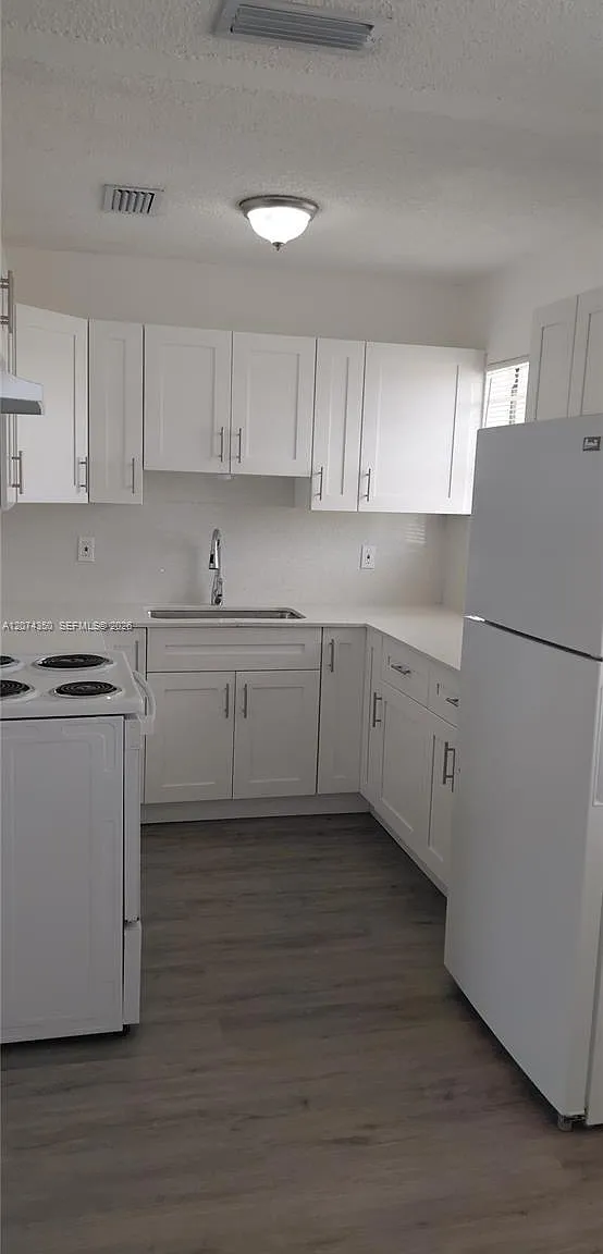 Las Villas Segovia Condo — Photo 3