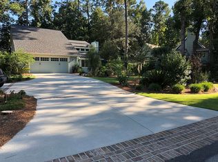 10 Foxbriar Ln, Hilton Head Island, SC 29926