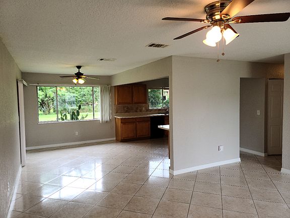 3rd image of 568 SE Chapman Ave