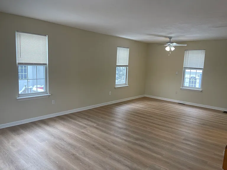 17 Azalea Ln — Photo 3