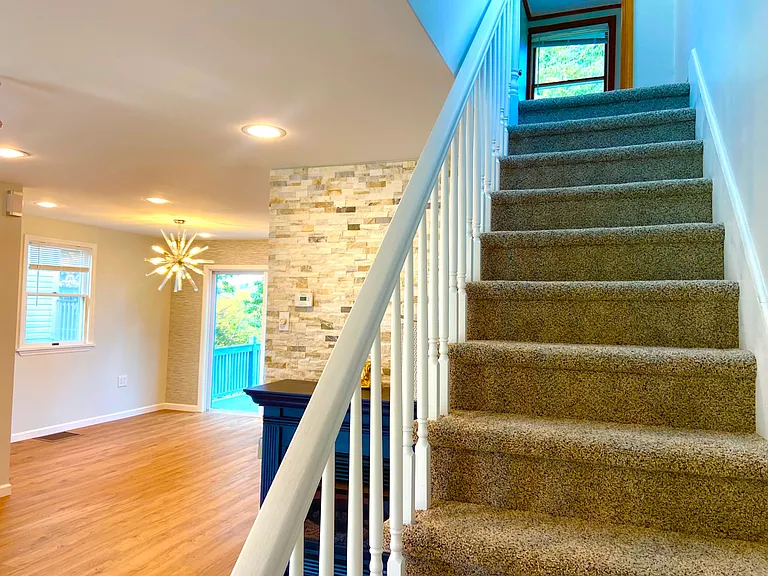 218 Highland Ave — Photo 7