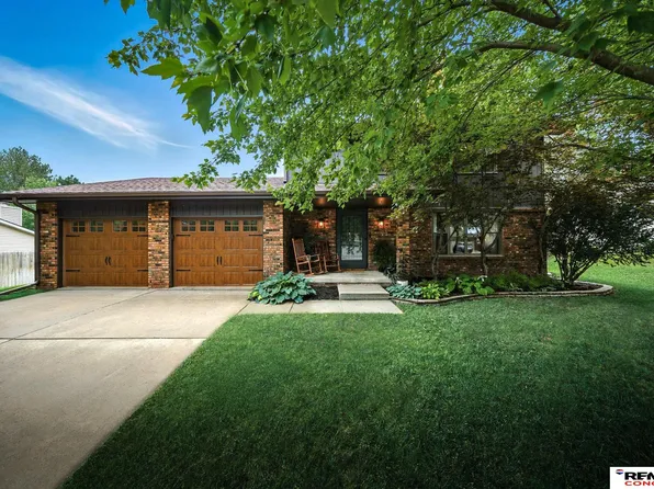 6621 Tanglewood Ln, Lincoln, NE 68516