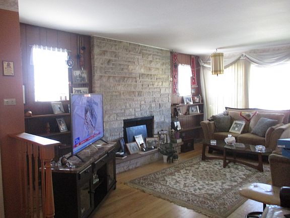 3rd image of 11157 S Avenue L