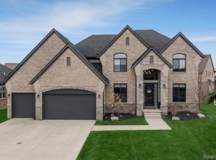 21924 E Majestic Dr, Macomb, MI 48044