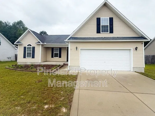 299 Copper Creek Dr, Raeford, NC 28376