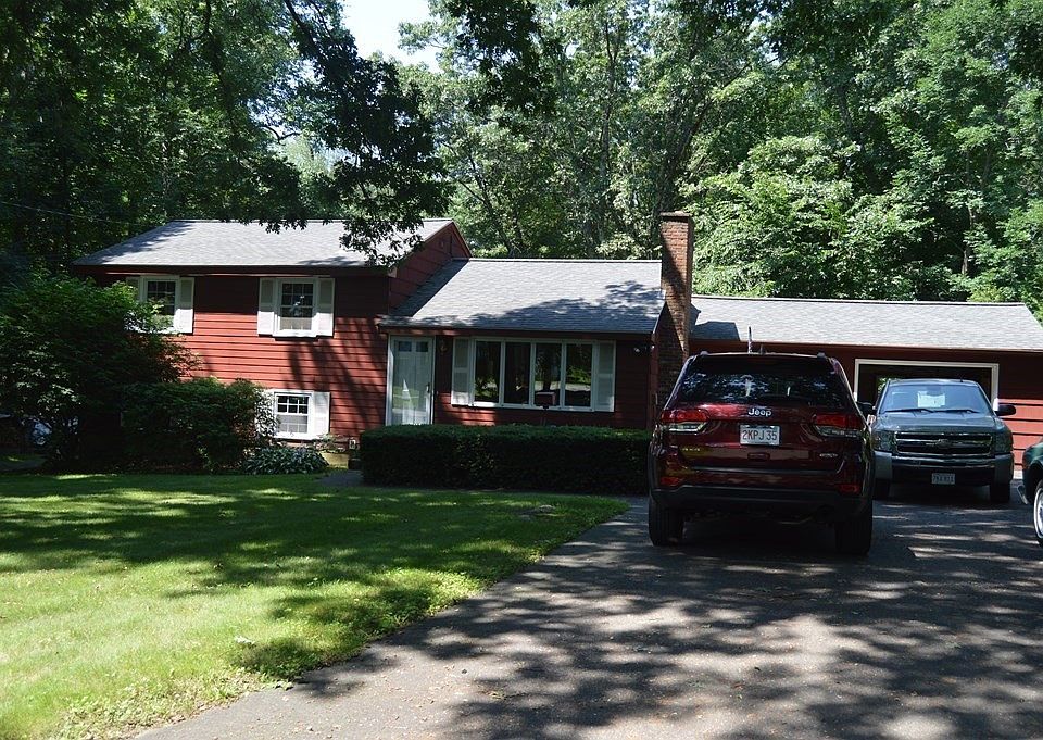 1st image of 35 Walnut Dr