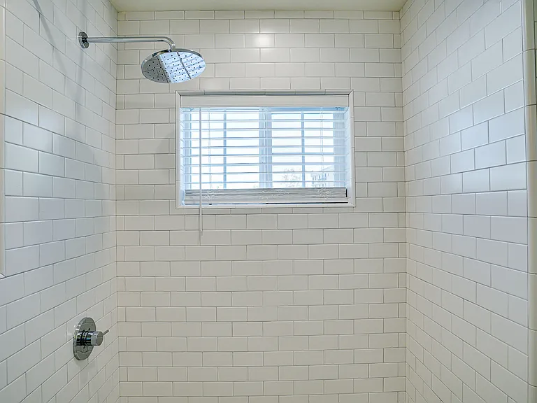 3938 S Victoria Ave — Photo 23
