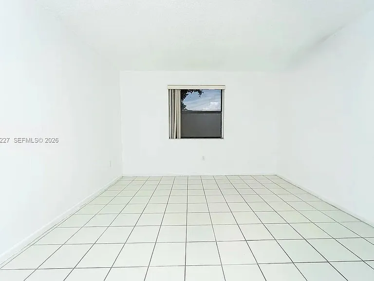 576 NW 114th Ave #203 — Photo 6
