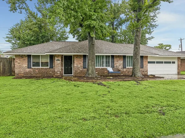 8923 Blankenship Dr, Houston, TX 77080