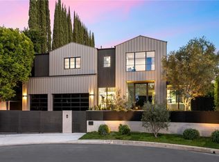 15716 Sutton St, Encino, CA 91436