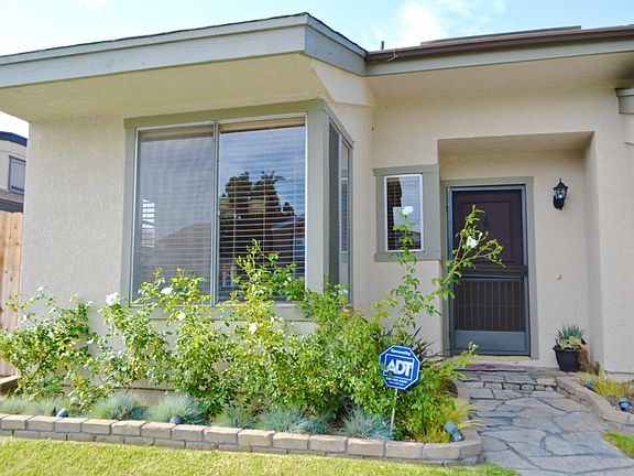 3rd image of 1015 W Feather River Way