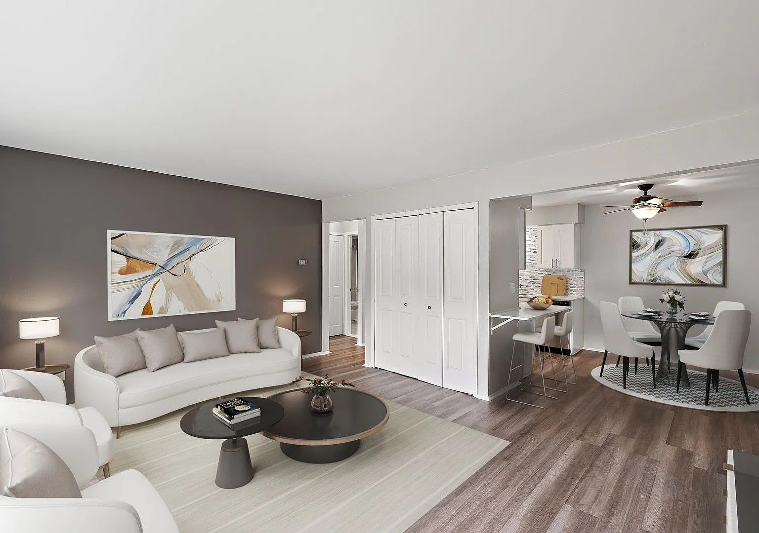 Hines Park Place Apartments — Photo 4