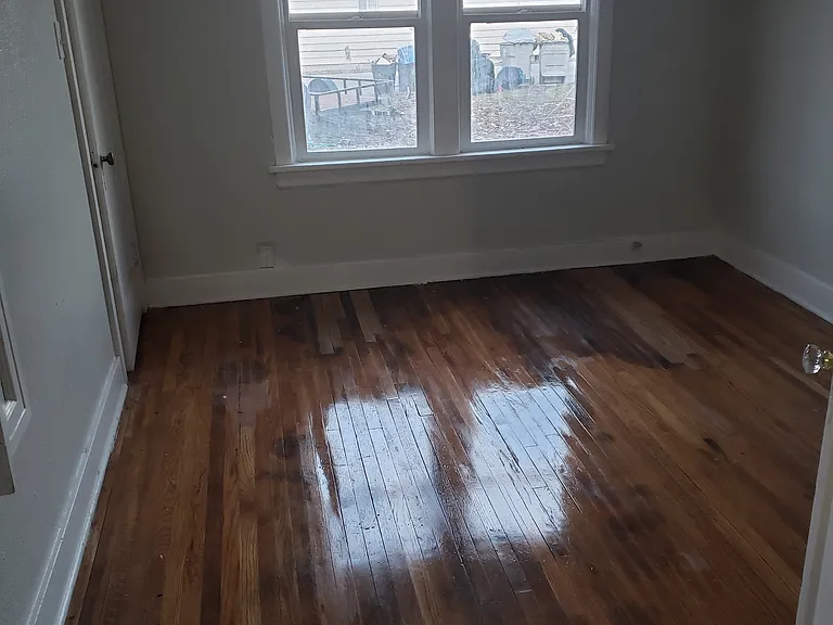 713 Grant St — Photo 2
