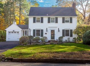 26 Oak Hills Rd, Edison, NJ 08820