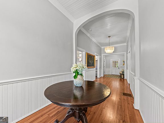 5th image of 3905 Prospect Rd