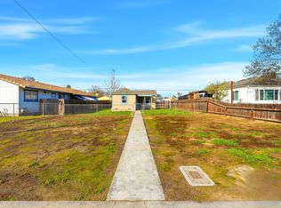 402 E Elm St, Hanford, CA