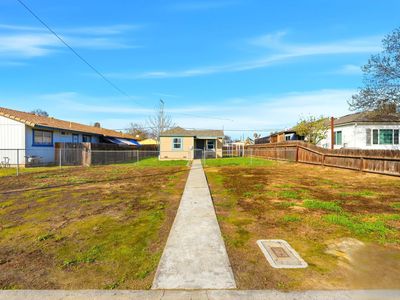 402 E Elm St, Hanford, CA, 93230