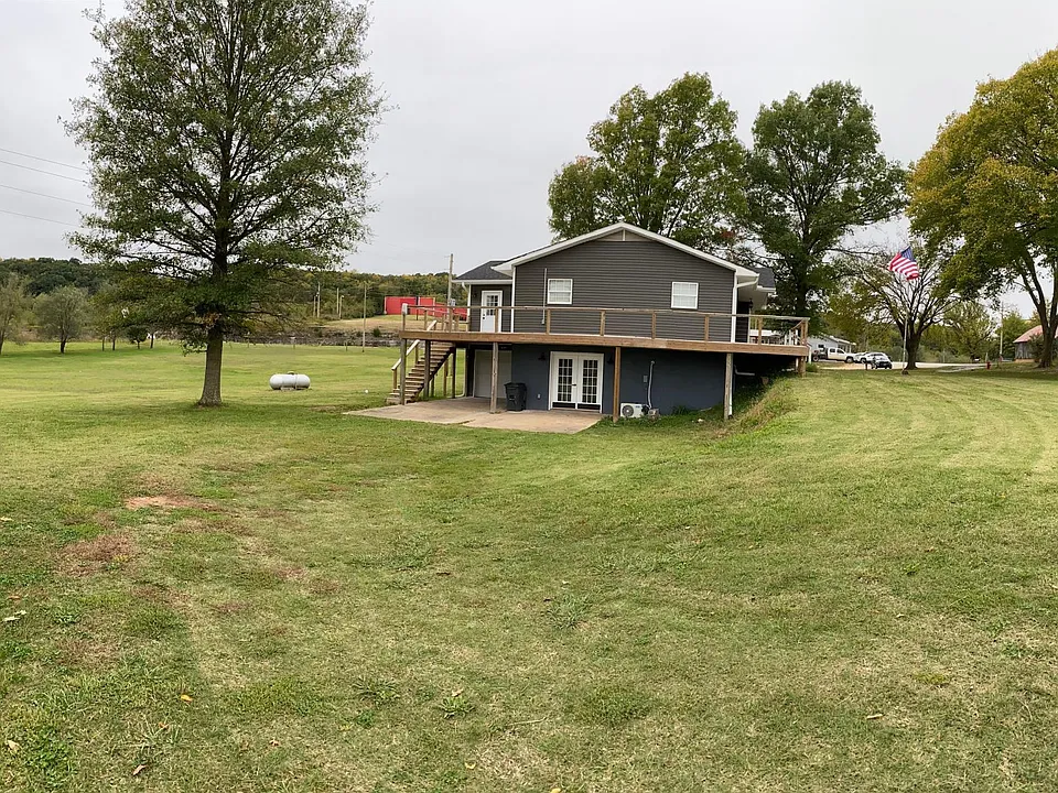 Full house on 1 acre lot