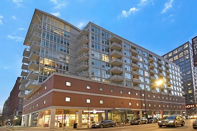 Hot West Loop location - super convenient