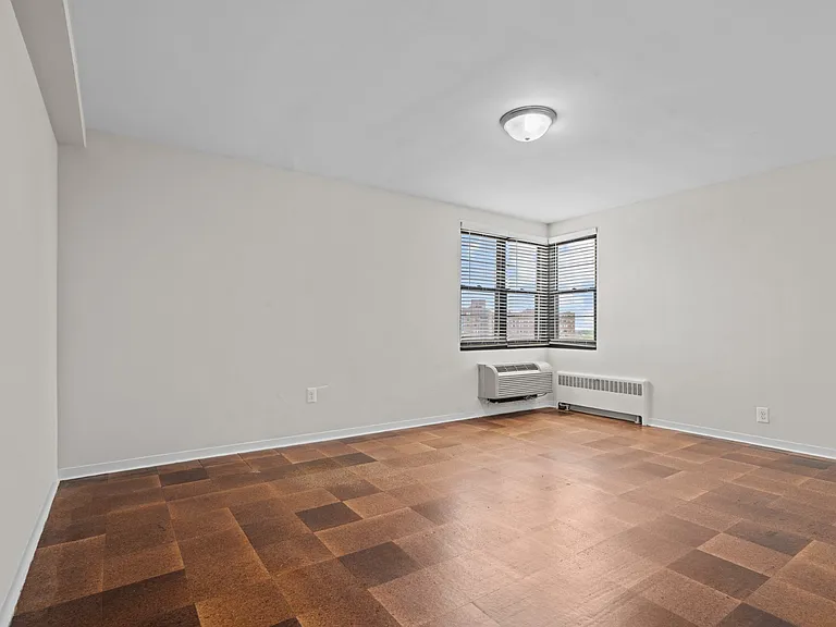 Broadview Apartments — Photo 38